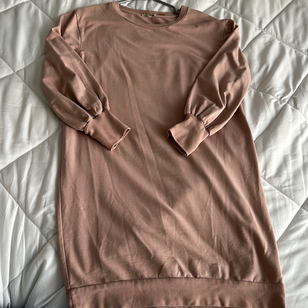 Pink balloon sleeve sweater dress light weight fabric
